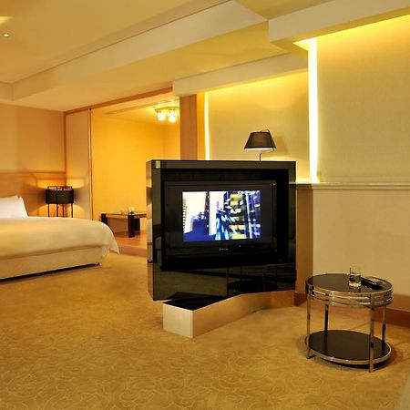 Asia Emperor Hotel Tainan Esterno foto