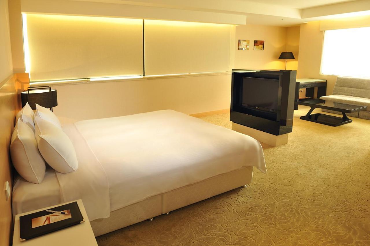 Asia Emperor Hotel Tainan Esterno foto