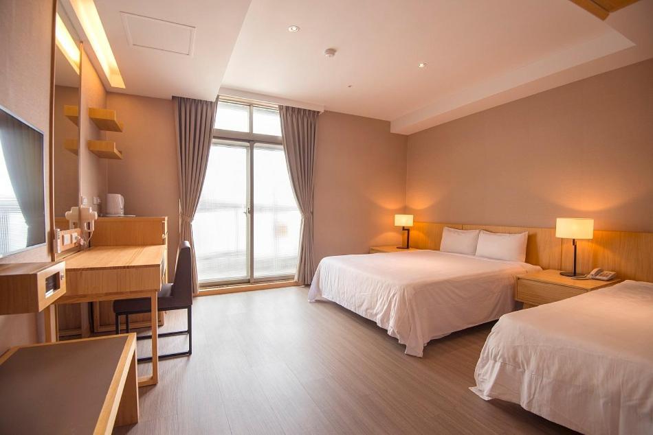 Asia Emperor Hotel Tainan Esterno foto