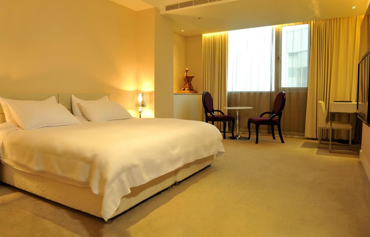 Asia Emperor Hotel Tainan Esterno foto